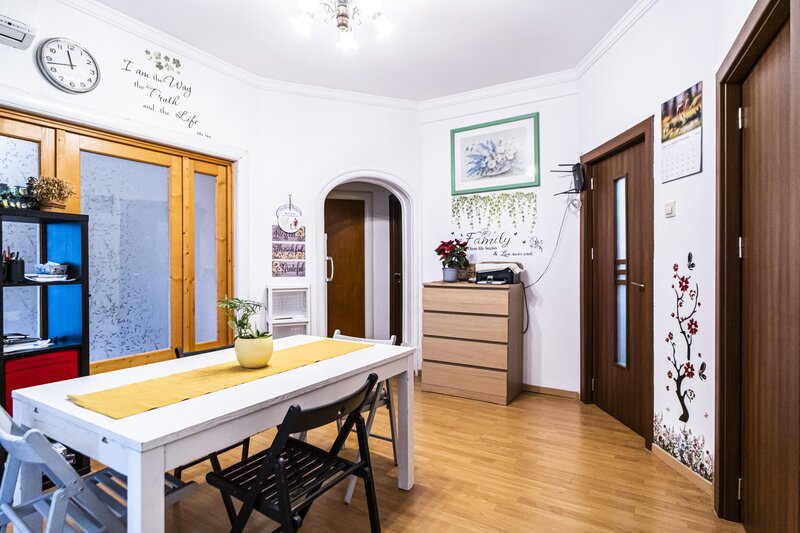 Stirbei Voda, Berzei, 4 camere, 116 mp, etaj 4/5, renovat, centrala, lift